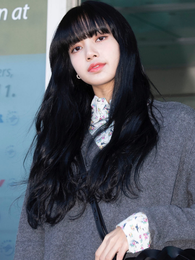 lisa是在韩国发展的泰国籍女歌手,也是女子演唱组合blackpink成员.