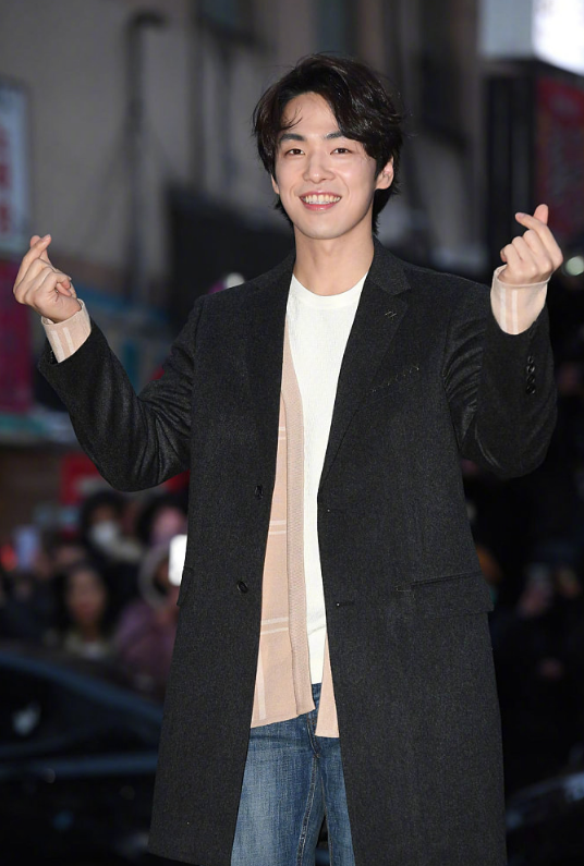 爱的迫降男二号曾因当众甩脸色被骂惨病后复出用实力说服观众