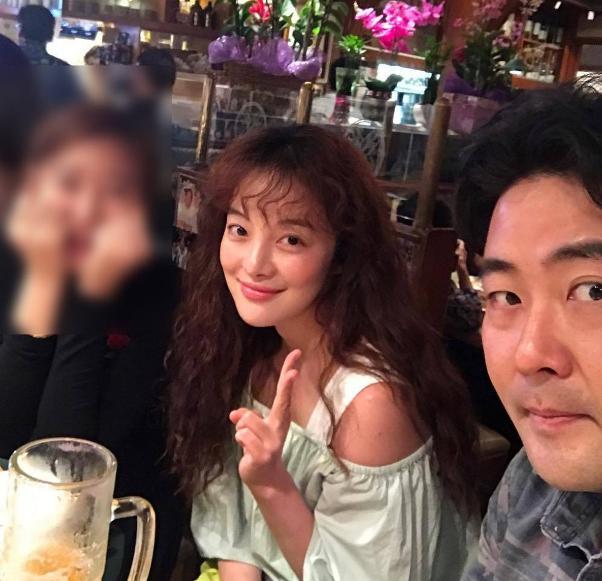 河正宇卷入吸毒风波,"准弟妹"黄宝拉疑遭波及 缺席新片发布会