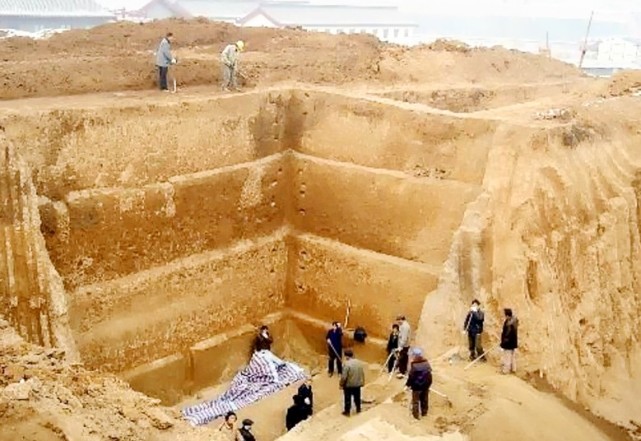 那为什么楚平王孙辈的墓会出现在豫省呢?