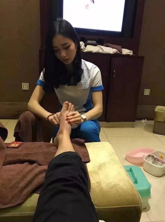 此时的心,有一百个一万个不愿意,可是如果不去,洗脚城肯定待不下去了