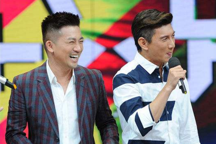 陈志朋综艺献唱与苏有朋久违合体跨世纪拥抱激动落泪勾起回忆