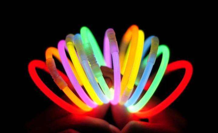 十个冷知识:为何荧光棒要先掰一下?