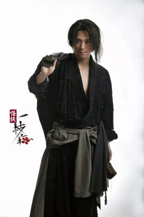 现在的样子▼实际上是曾让五湖十六帮都闻风丧胆的"锦衣卫第一神捕"