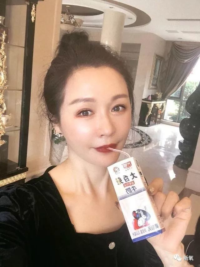 然而好几年过去了,大家猜怎么着,陈妈妈真的变身陈姐姐了!