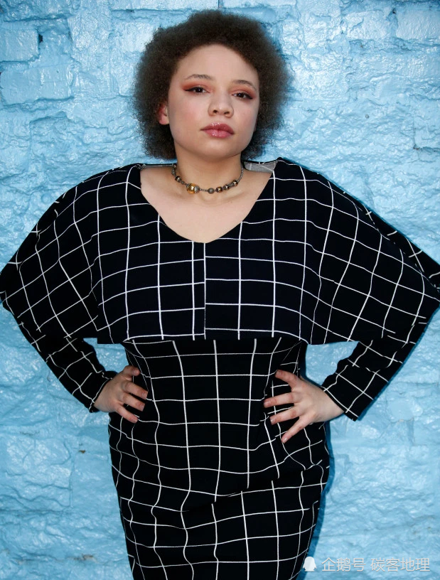 史蒂芬·斯皮尔伯格和他的妻子凯特·卡普肖(kate capshaw)收养的女儿