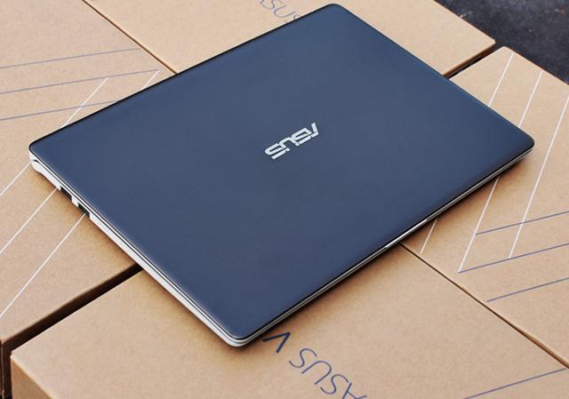 华硕灵耀s4300笔记本给我的第一感受就是薄,当拿在