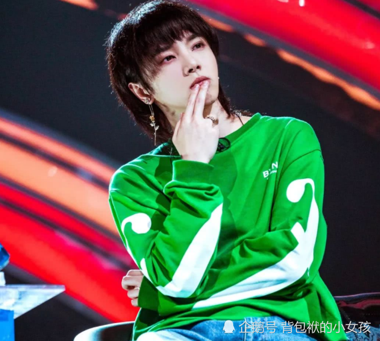 谁说身上穿绿色很难看?华晨宇周震南王俊凯来挑战,却穿出了高级感!