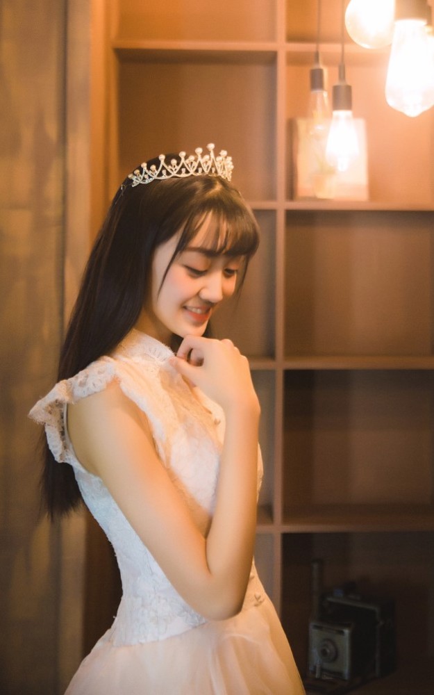 "小李慧珍"长大了,14岁就自己设计婚纱穿,拥有初恋脸无敌了