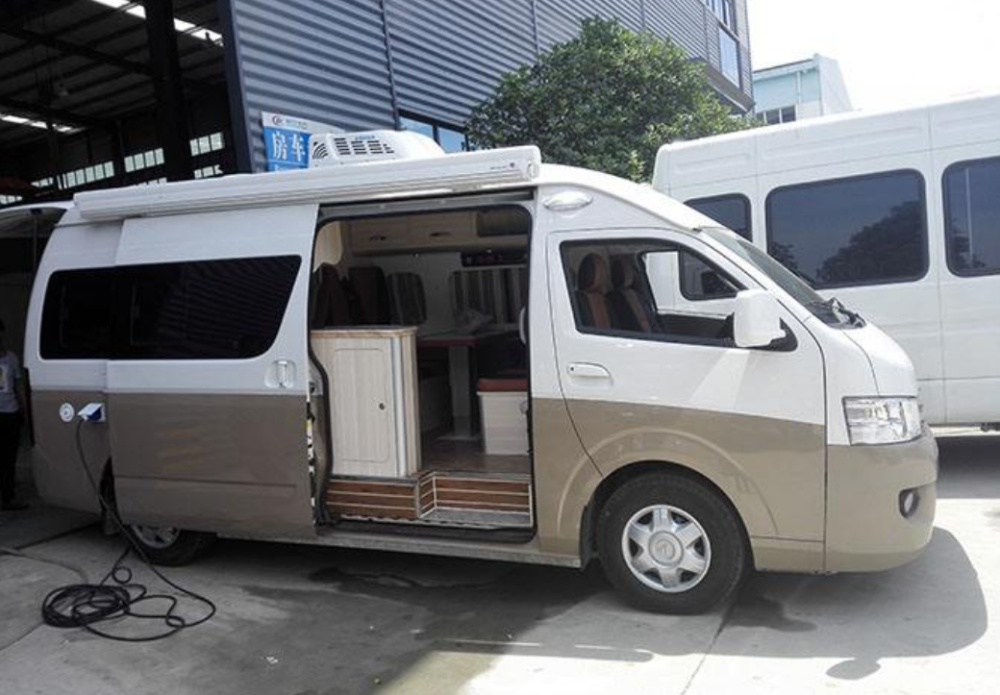 不足13万买辆6座房车,有床有厨房可日常代步,值得入手吗