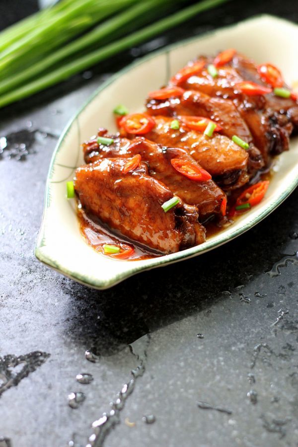 别再做蛋糕祸害电饭锅了,用它来做菜,懒人都能顿顿吃大餐