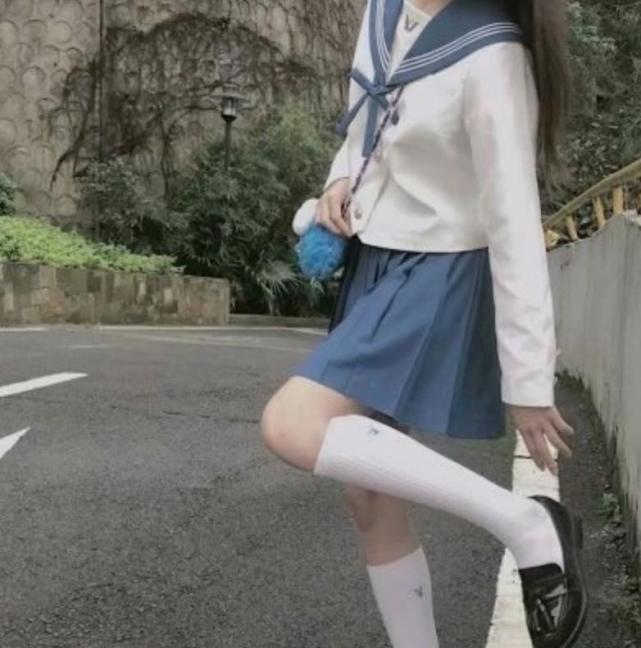 初中女生腿粗咋办尽量改掉这3习惯漫画腿或许不是梦