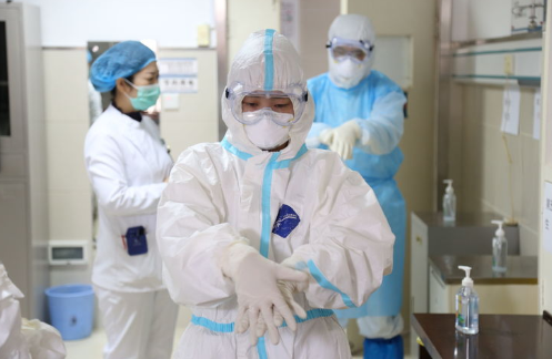 178位"逆行"勇士再出发!第八批江苏援武汉医疗队出征