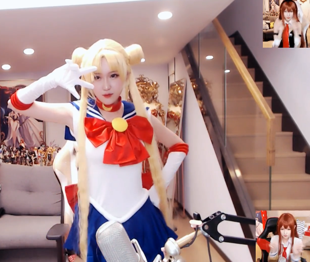 腐团儿cos美少女战士,拿着大铁锤跪在地上的一刻,弹幕沸腾了
