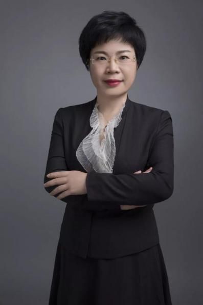 中房报记者 唐珊珊 | 北京报道2月17日,复工第一天,马云给湖畔大学的