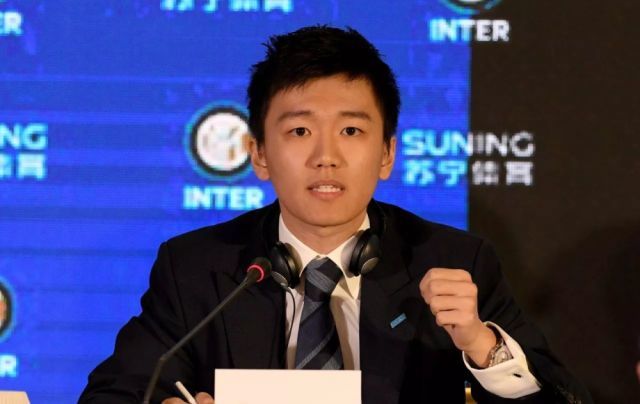 现实版霸道总裁苏宁太子张康阳亮相米兰时装周超高颜值引关注