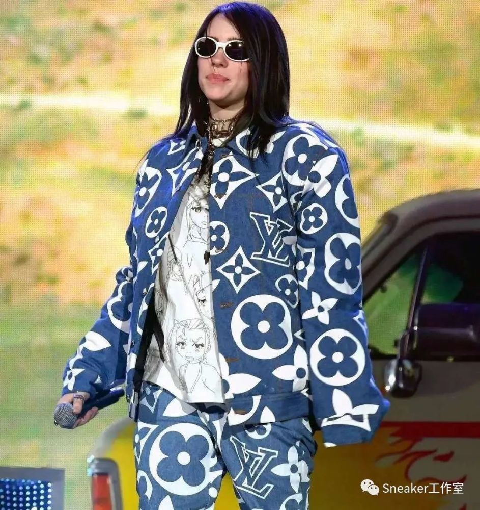有直升机和跑车却穿假的lv和chanel,18岁的碧梨究竟多有特性