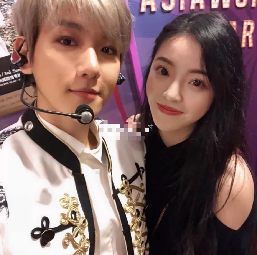 后来不知道是什么原因就脱粉了,社交平台同时取关了井柏然和倪妮!