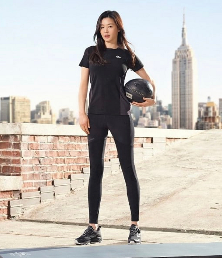 全智贤多套运动服造型大片释出,清新明媚又温柔可人!