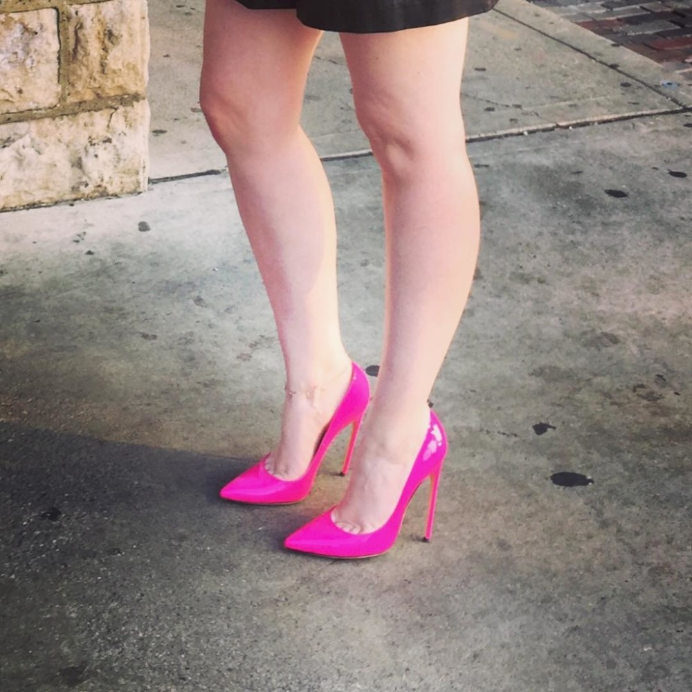 国外美女展示13厘米brian atwood尖头高跟鞋