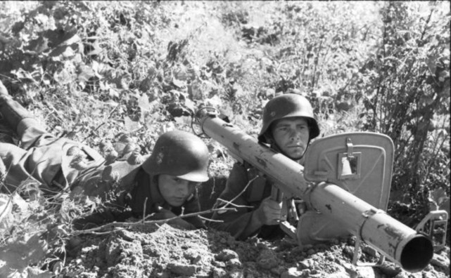 一战的坦能堡战役俄军为何不断输送情报德军造成自己惨败