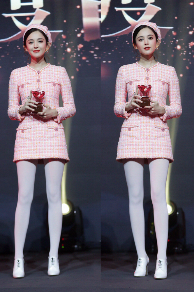 古力娜扎把死亡"豆浆袜"穿上红毯,意外细成少女腿,上帝吻过?