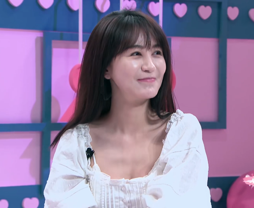 有一种"整容"叫李菲儿素颜,看清她真实颜值后,网友:打扰了!