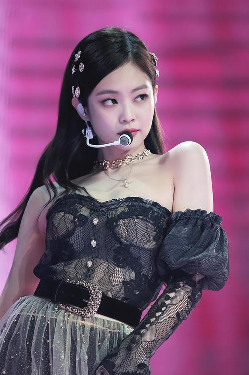 jennie金智妮solo的经典舞台造型最美的竟是这套