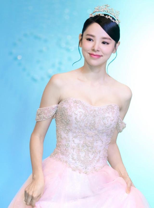 38岁tvb小花谭凯琪与富贵男友低调结婚婚前获赠千万物业做信物