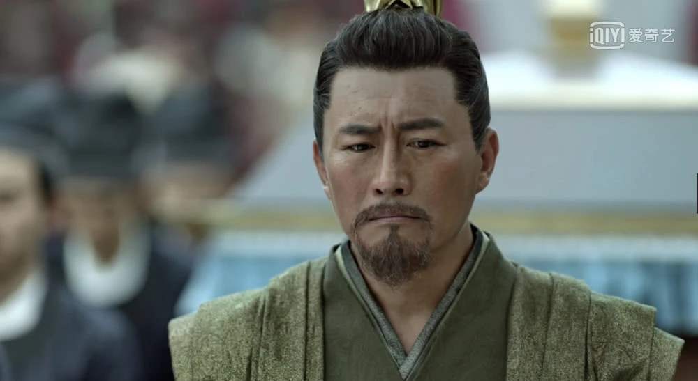 庆余年中范建的正室是怎么死的范闲为何顶替了他儿子