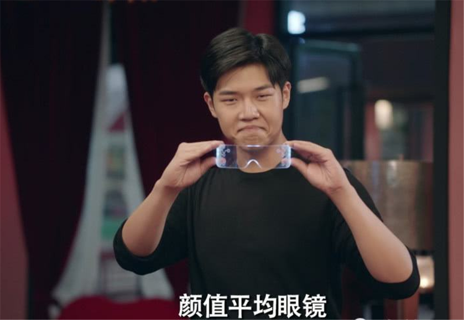 还记得《爱情公寓》的小黑吗?如今身穿校服,帅到认不出