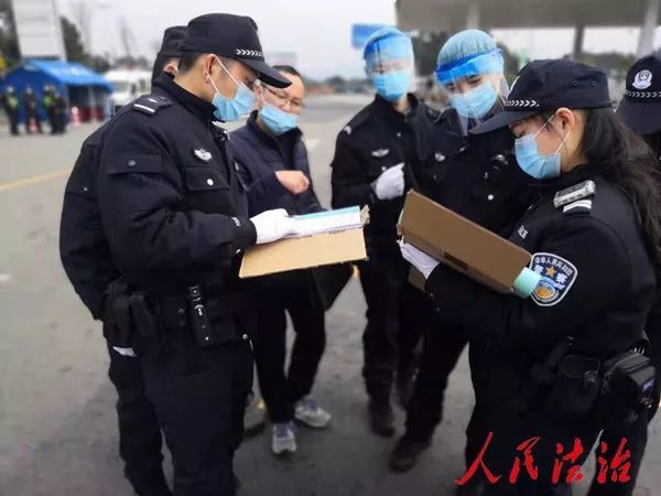 抗 疫 一线的青年女战士杨汇 我不是党员 我和党员并肩作战 腾讯新闻