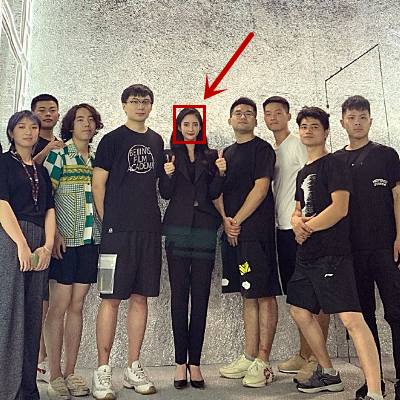 潘南奎的头有多小与众人合照站c位头身比例失调太明显