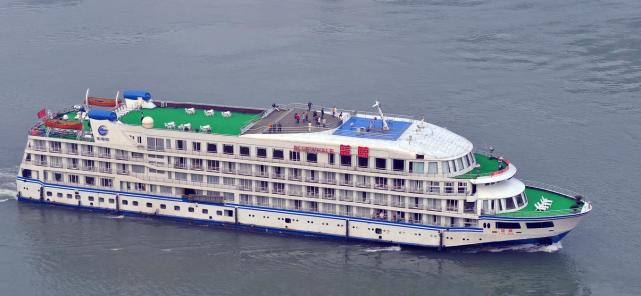 7艘三峡客船驰援武汉为援汉医疗队提供住宿 客船按酒店标准消毒|蓝鲸