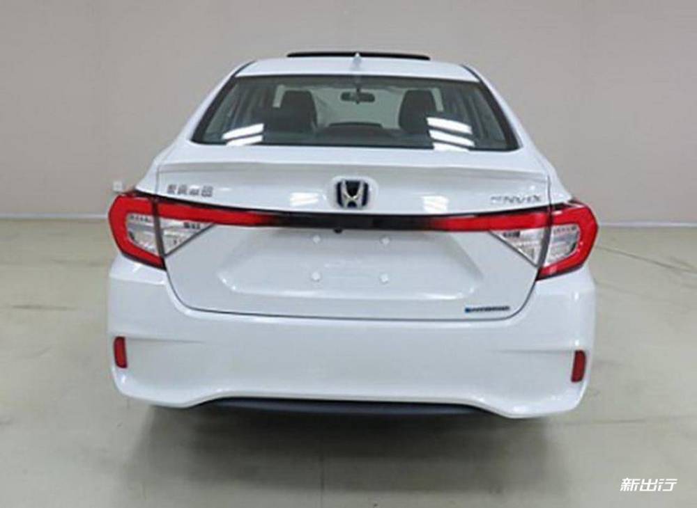 这台车可以看作是广汽本田凌派锐·混动的"姊妹车型".