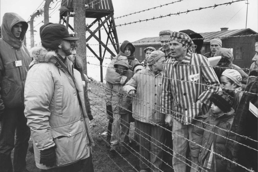 被遗忘的童话犹太集中营的儿童画遗作像自由一样美丽