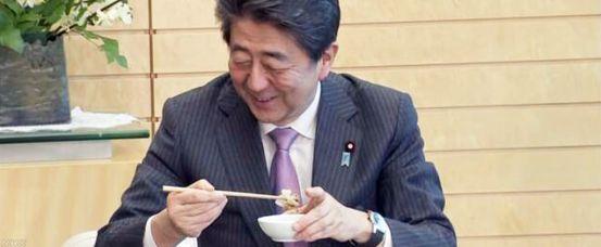 "不安倍增"?共同社"首相番"记者被隔离意味着什么?