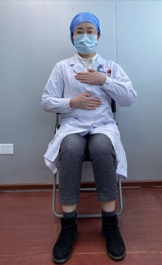 但患者出院后可能还存在不同程度的呼吸功能障碍,体能降低,以及咳嗽