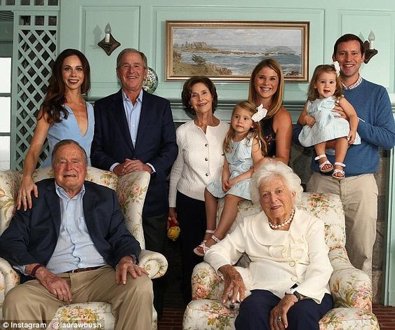 小布什38岁女儿亮相纽约,穿毛领大衣显贵气,哈佛在读生气质不逊伊万卡