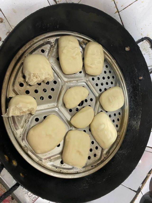 rua了一个月,成都人对灰面认识出了新高度|rua|馒头|成都|电饭煲|刘嬢