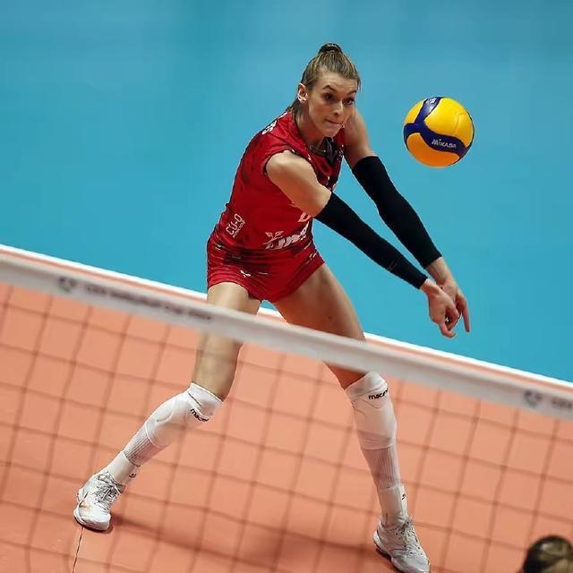 美国女排洛维发挥失常,连累意甲俱乐部惨败,或被淘汰出局_腾讯新闻