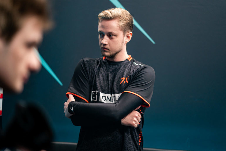 英雄联盟:rekkles诉说困扰——去年是教练在指挥,不是一起讨论