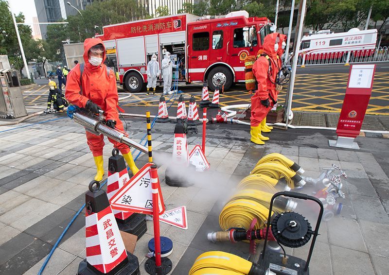 武汉消防完成武昌方舱医院消防灭火救援演练