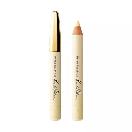 每年豪掷百万购物的郑爽,遮瑕用的铅笔?