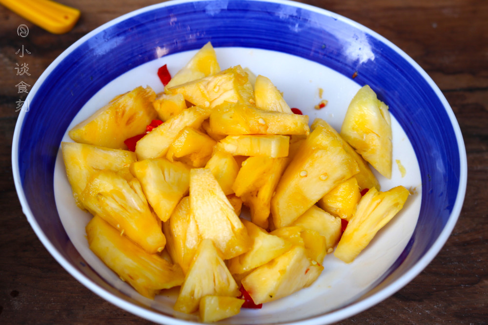 儿子迷上这样吃菠萝,两天不吃就馋,5元的成本,补充维c少生病