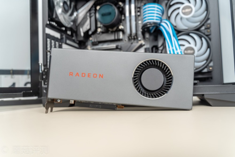 甜品级显卡市场的搅局者华硕radeonrx5700公版显卡评测