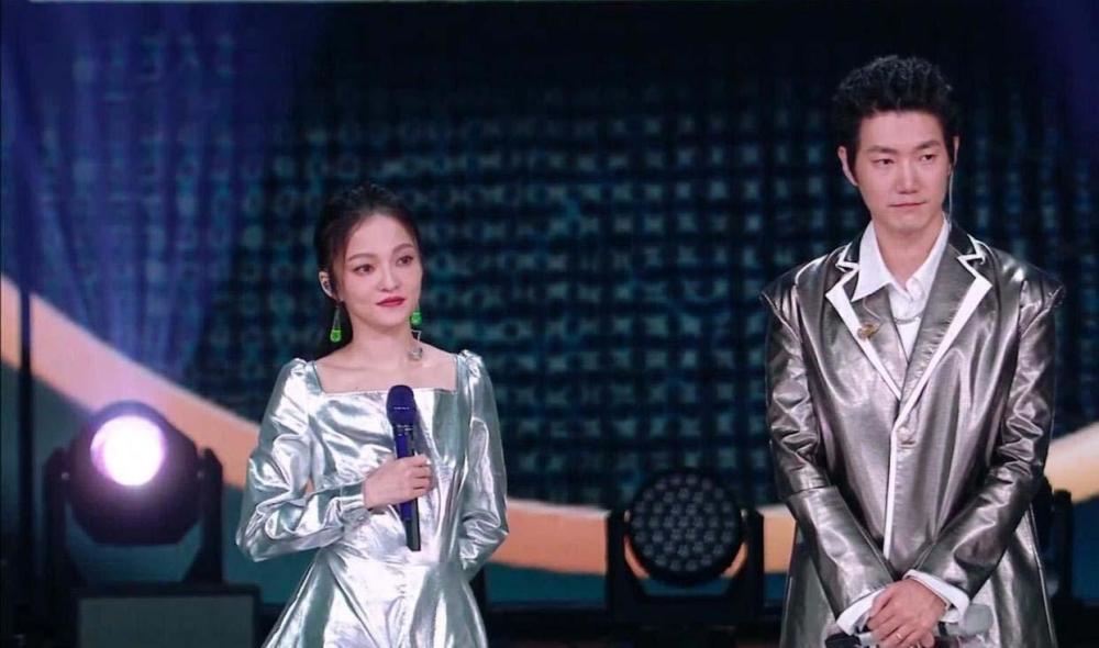 《天赐的声音》怎样看待丁太升审评,张韶涵与王晰唱歌似土味喊麦