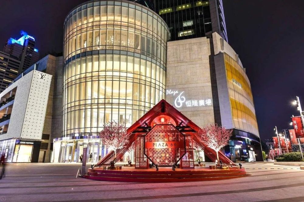 等可以出门了,一定要把全上海的商场都逛遍