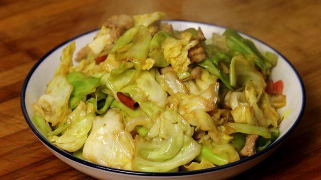 飯店炒的包菜為什麼好吃,原來訣竅在這裡,香甜脆爽又下飯