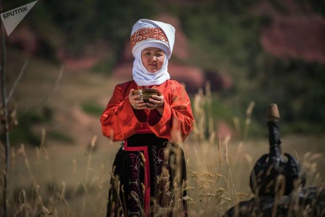 图集告诉你过去的吉尔吉斯斯坦美女长什么样